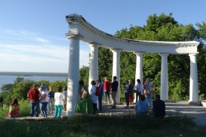 Колоннада над Спасо-Преображенским монастырем, Ржищев